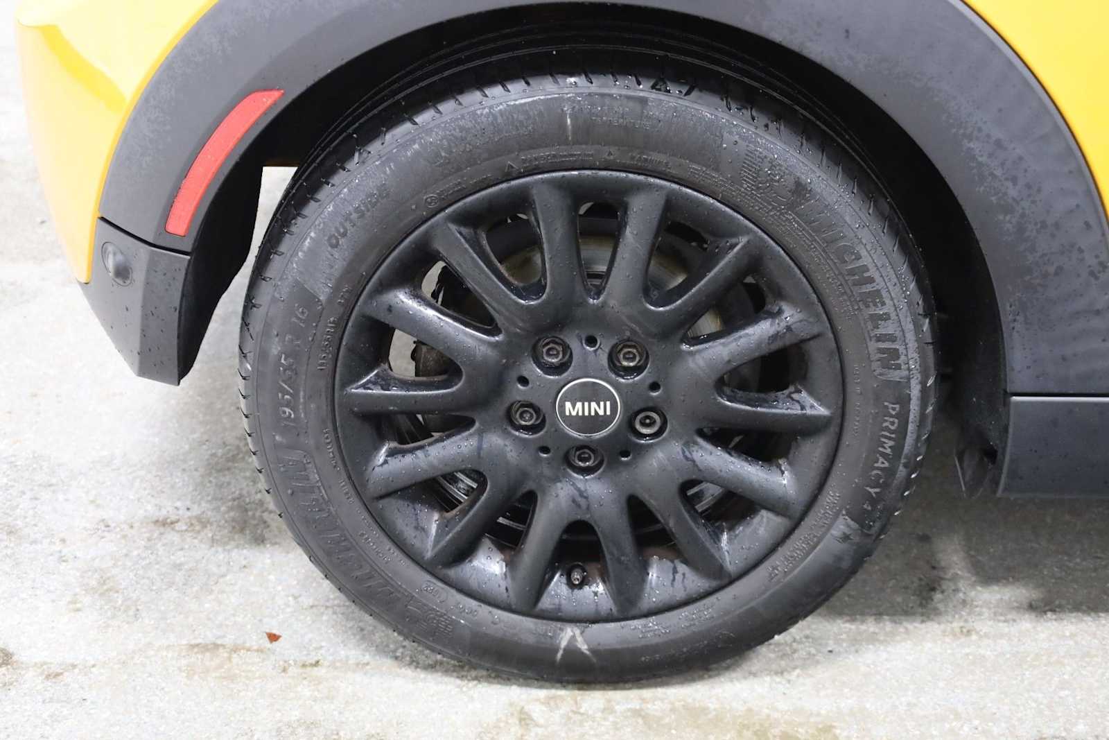 Thumbnail: 2016 MINI Cooper Hardtop - 36