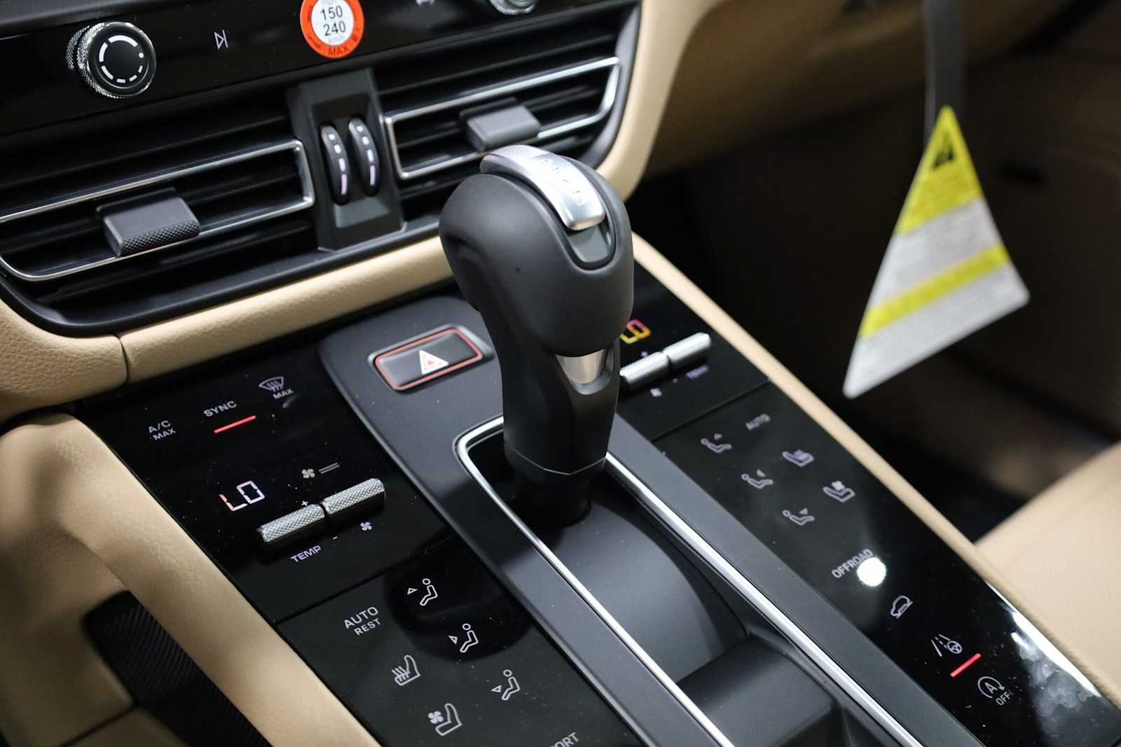 Thumbnail: 2026 Porsche Macan - 30