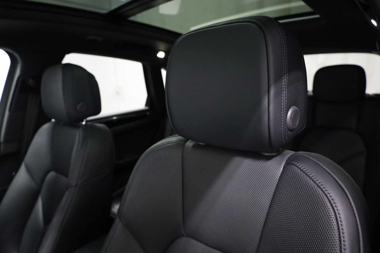 Thumbnail: 2025 Porsche Macan - 19