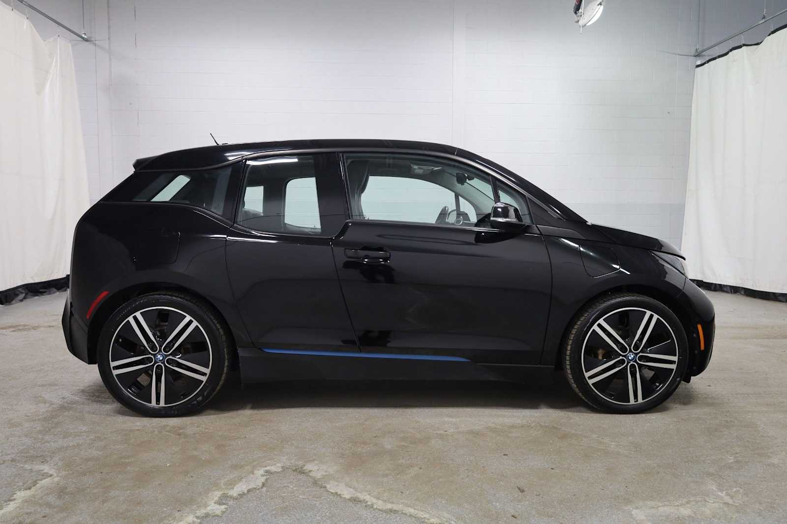 Thumbnail: 2016 BMW i3 - 10