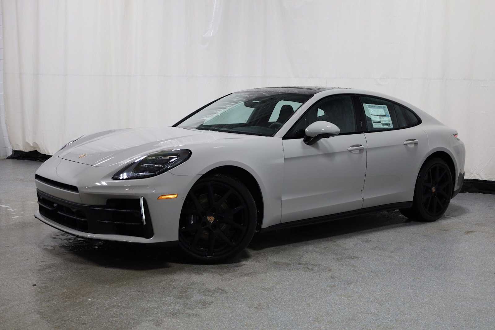 Thumbnail: 2026 Porsche Panamera - 1