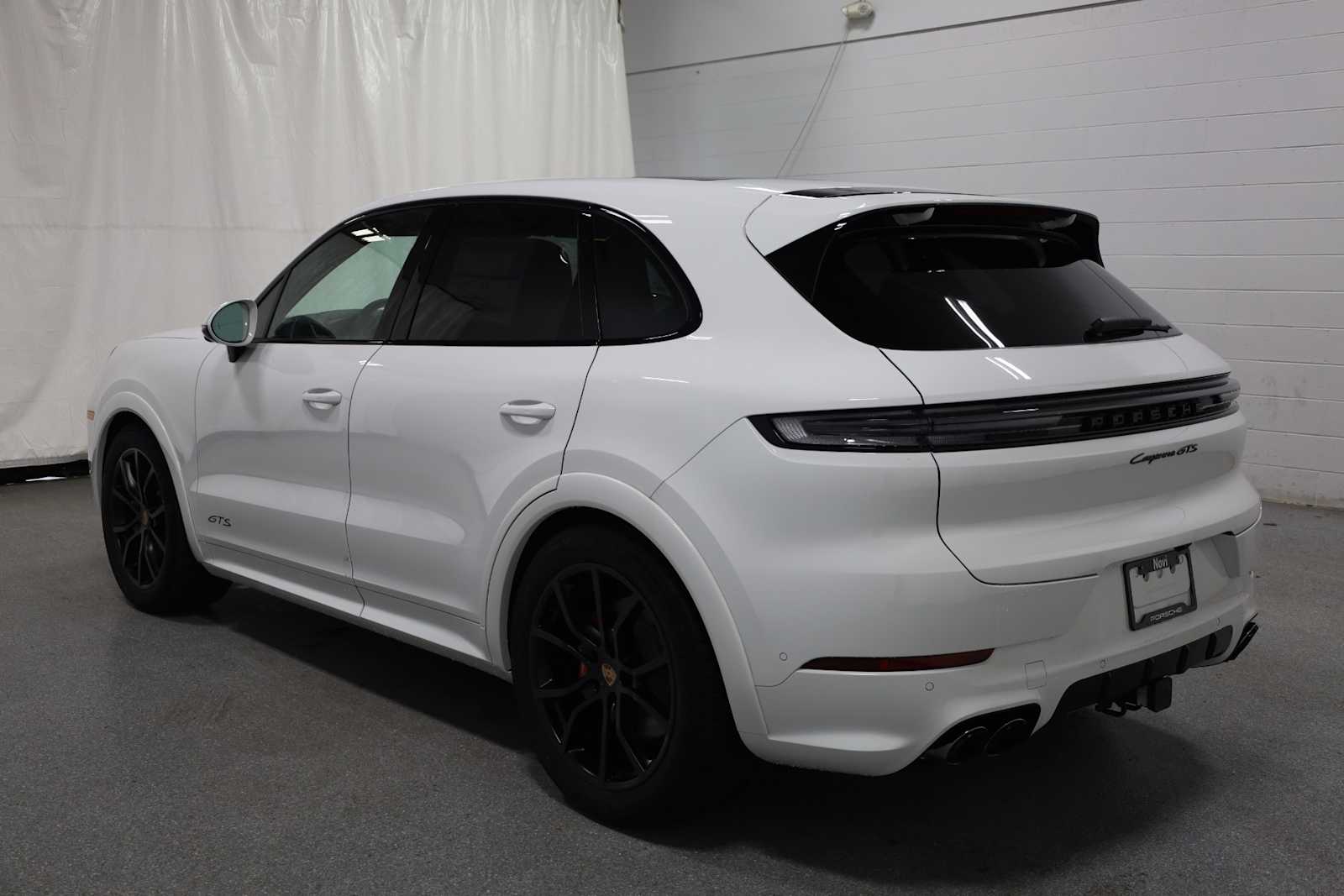 Thumbnail: 2025 Porsche Cayenne - 3