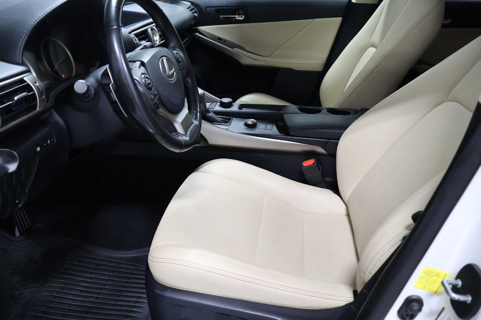 Thumbnail: 2016 Lexus IS - 5