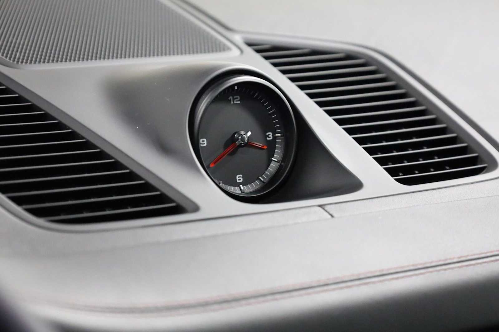 Thumbnail: 2022 Porsche Cayenne - 18