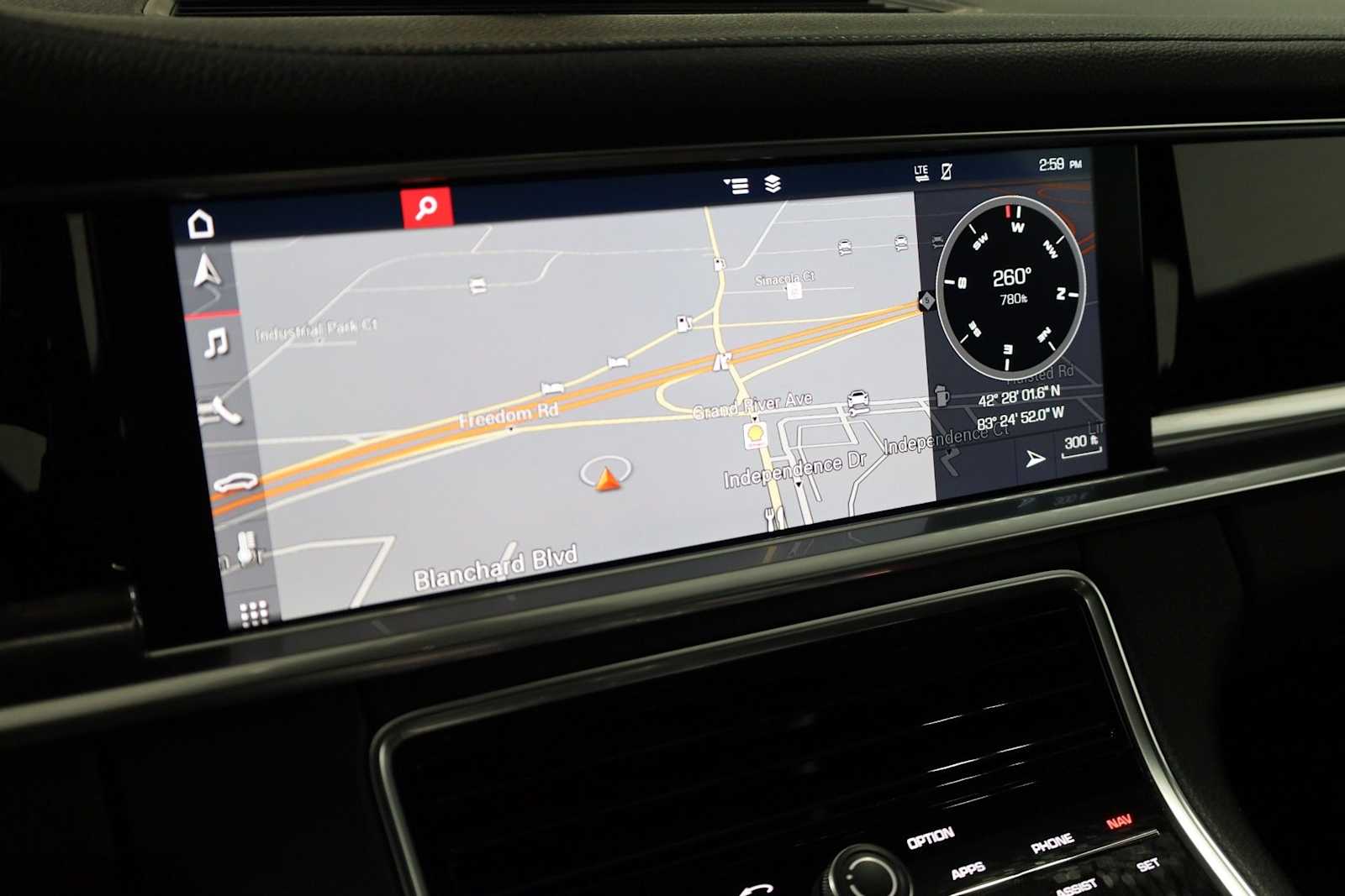 Thumbnail: 2018 Porsche Panamera - 32