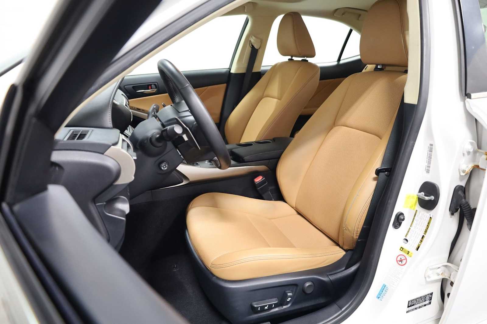 Thumbnail: 2016 Lexus IS - 5