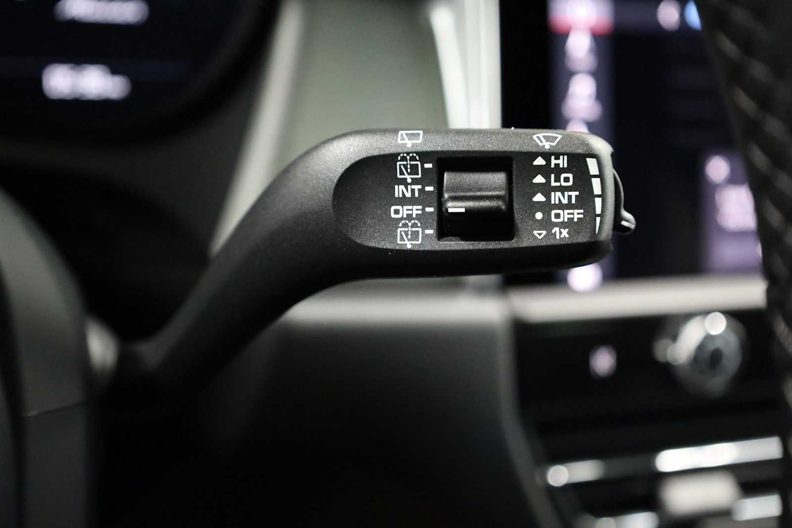 Thumbnail: 2026 Porsche Macan - 30