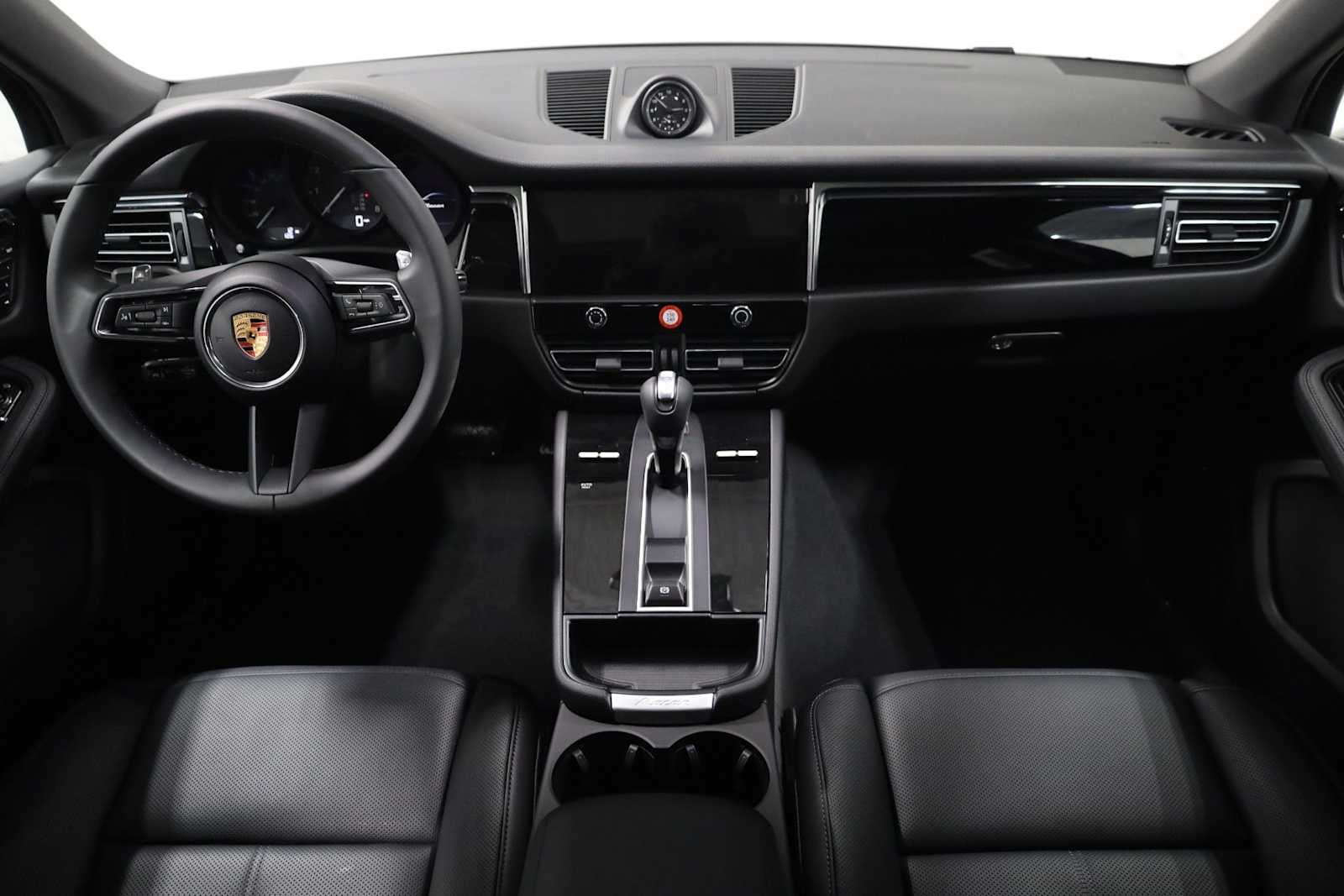 Thumbnail: 2026 Porsche Macan - 26