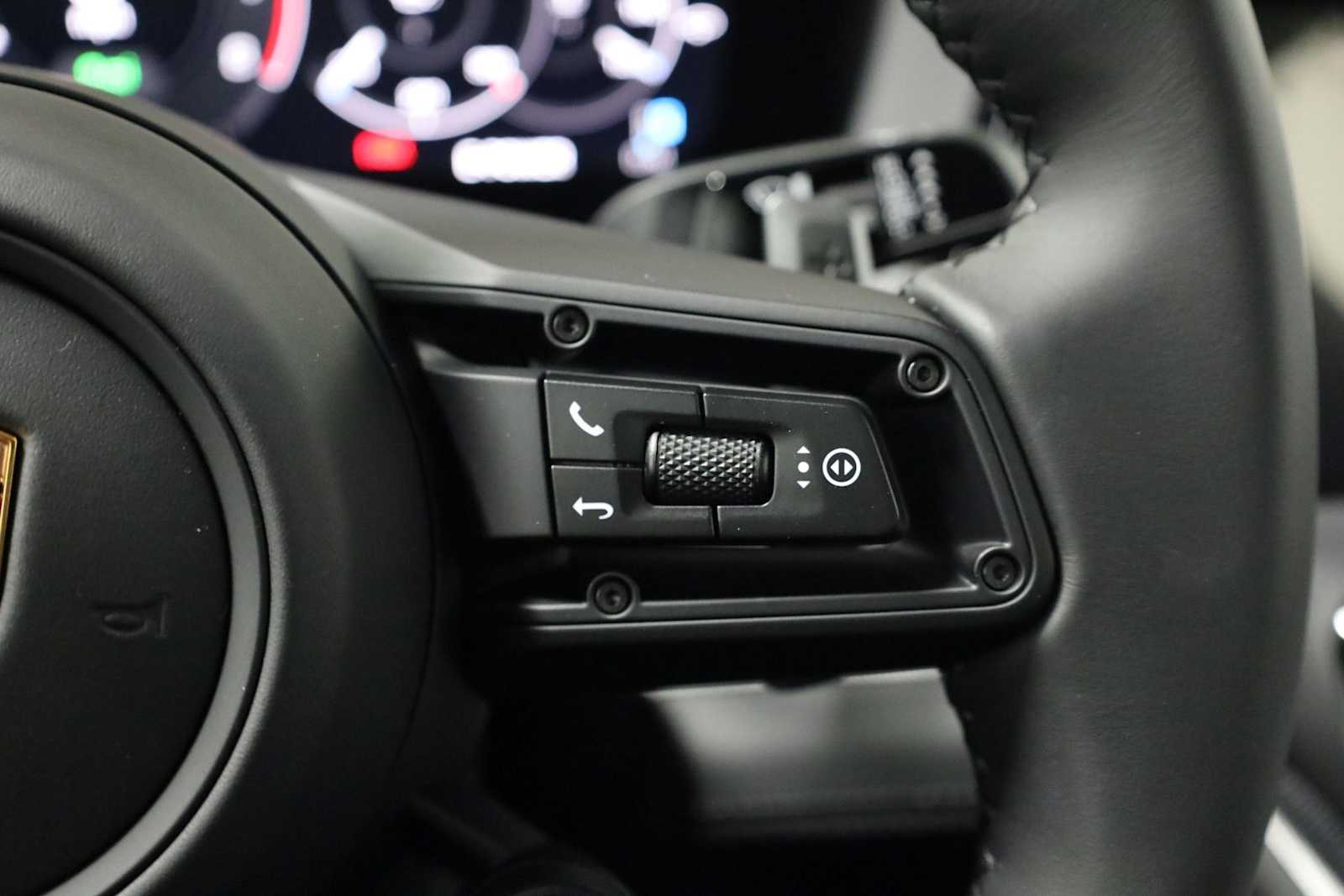 Thumbnail: 2026 Porsche Panamera - 28