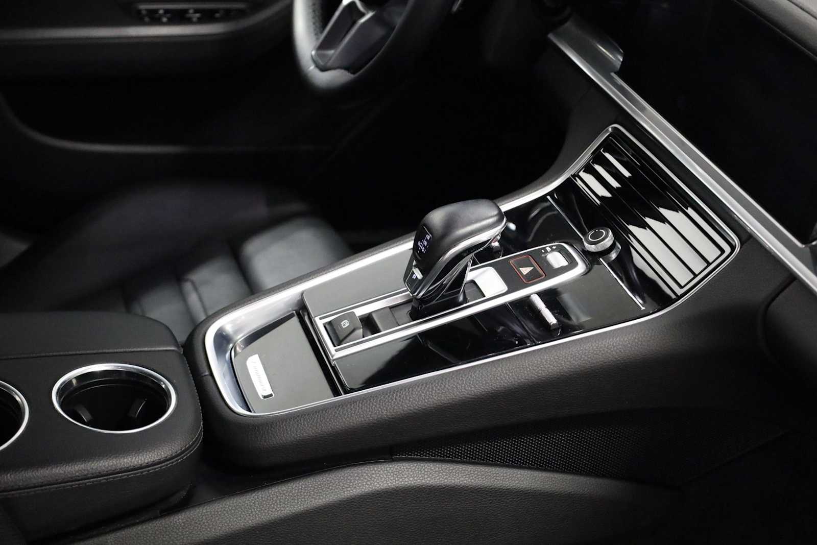 Thumbnail: 2018 Porsche Panamera - 21