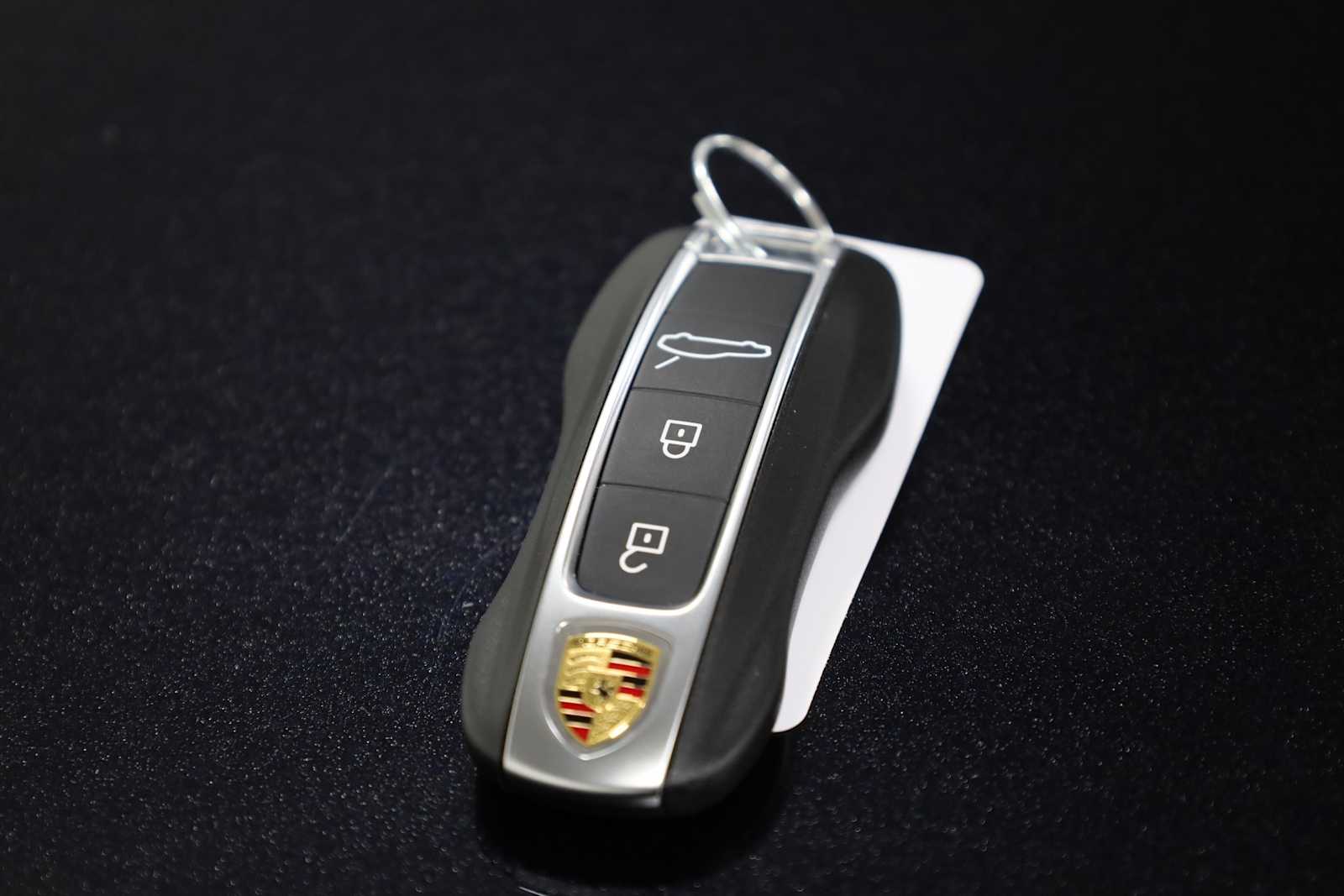 Thumbnail: 2025 Porsche Panamera - 40