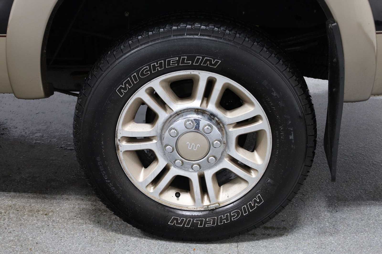 Thumbnail: 2014 Ford F-250 - 34