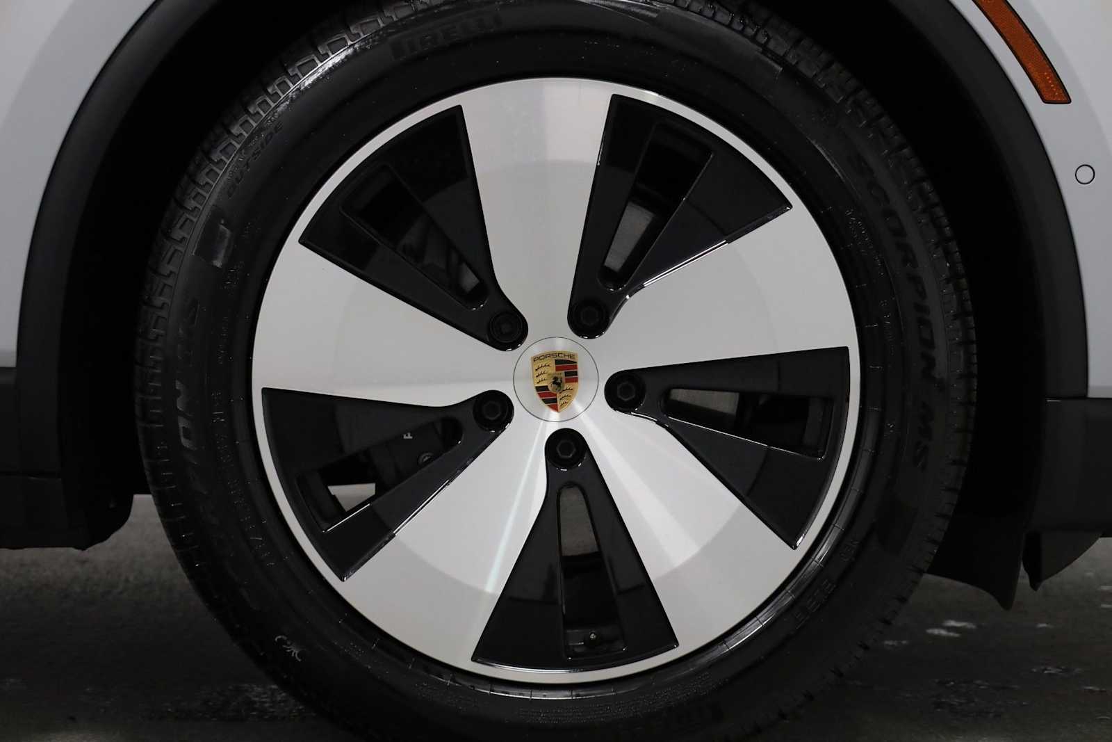 Thumbnail: 2025 Porsche Macan - 12