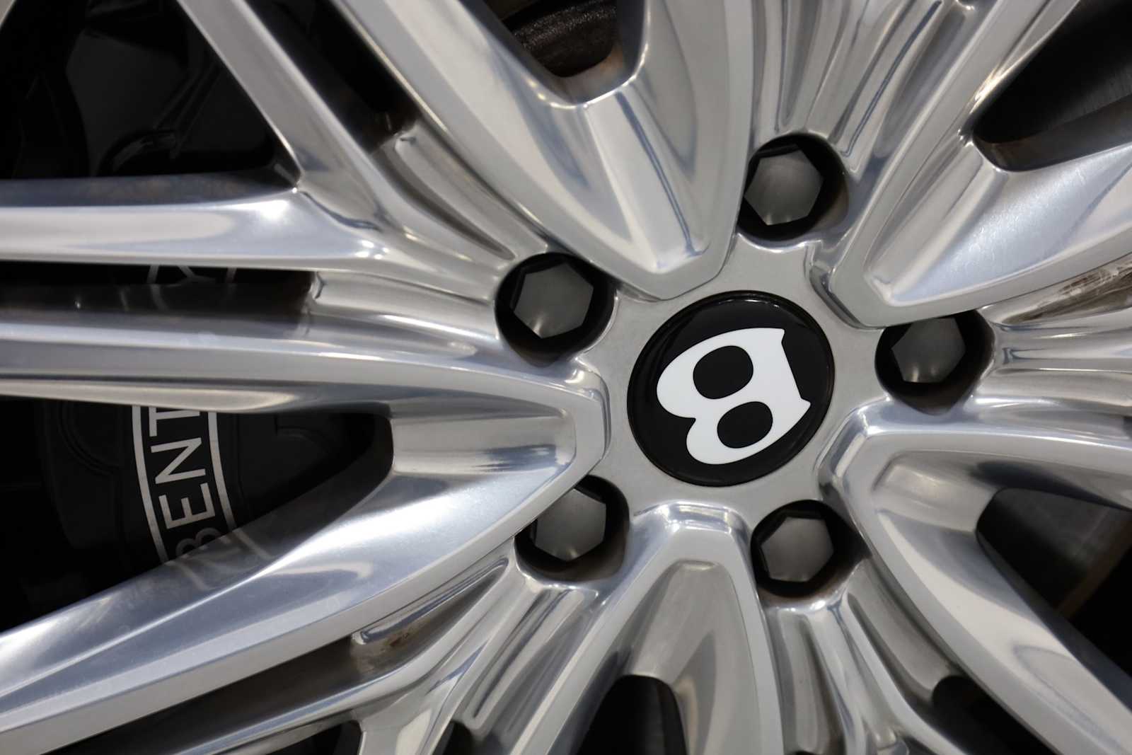 Thumbnail: 2021 Bentley Flying Spur - 17