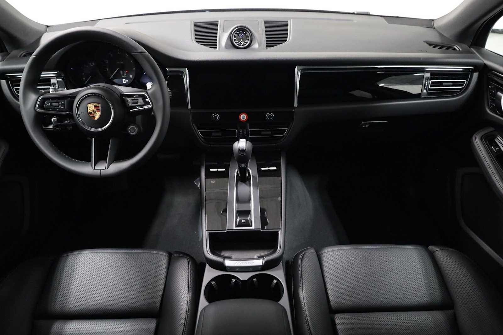 Thumbnail: 2026 Porsche Macan - 26