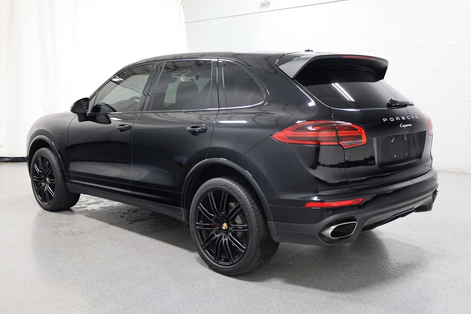 Thumbnail: 2018 Porsche Cayenne - 3