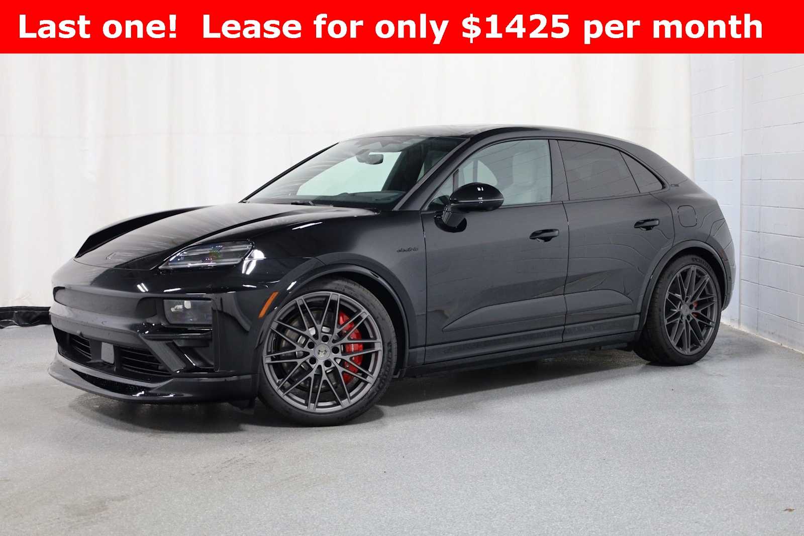 Thumbnail: 2025 Porsche Macan - 1