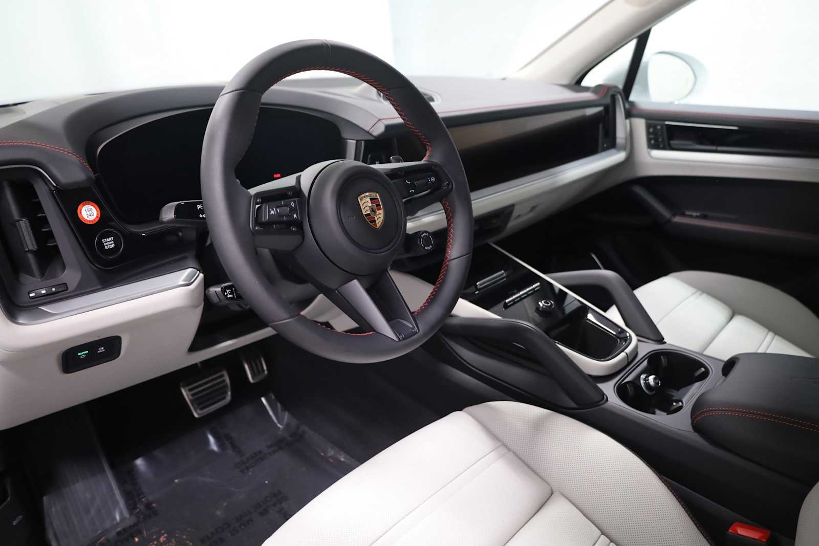 Thumbnail: 2025 Porsche Cayenne - 4