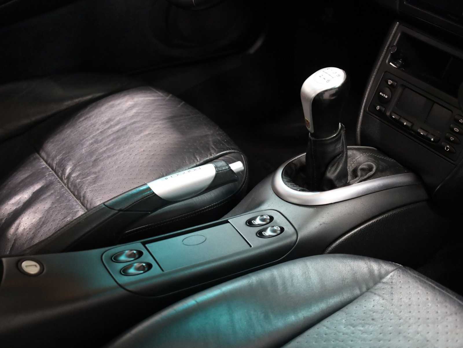 Thumbnail: 2003 Porsche 911 - 20