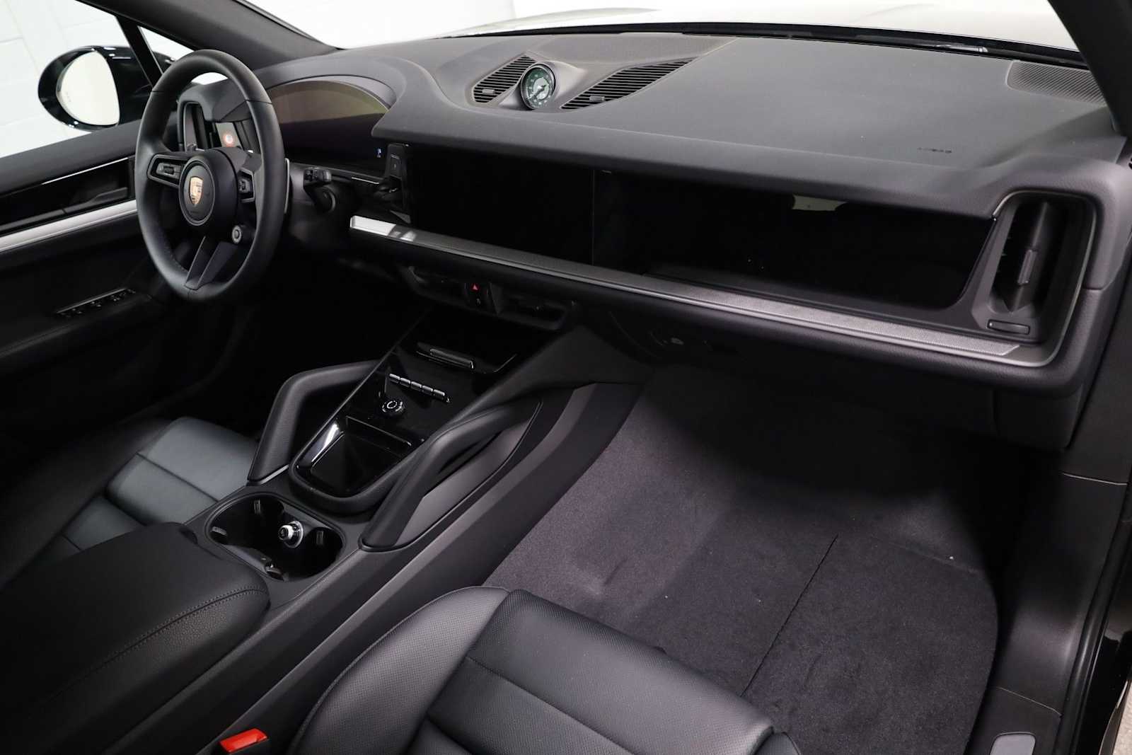 Thumbnail: 2026 Porsche Cayenne - 6