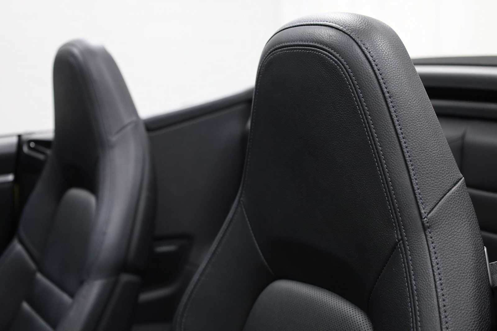 Thumbnail: 2022 Porsche 911 - 18