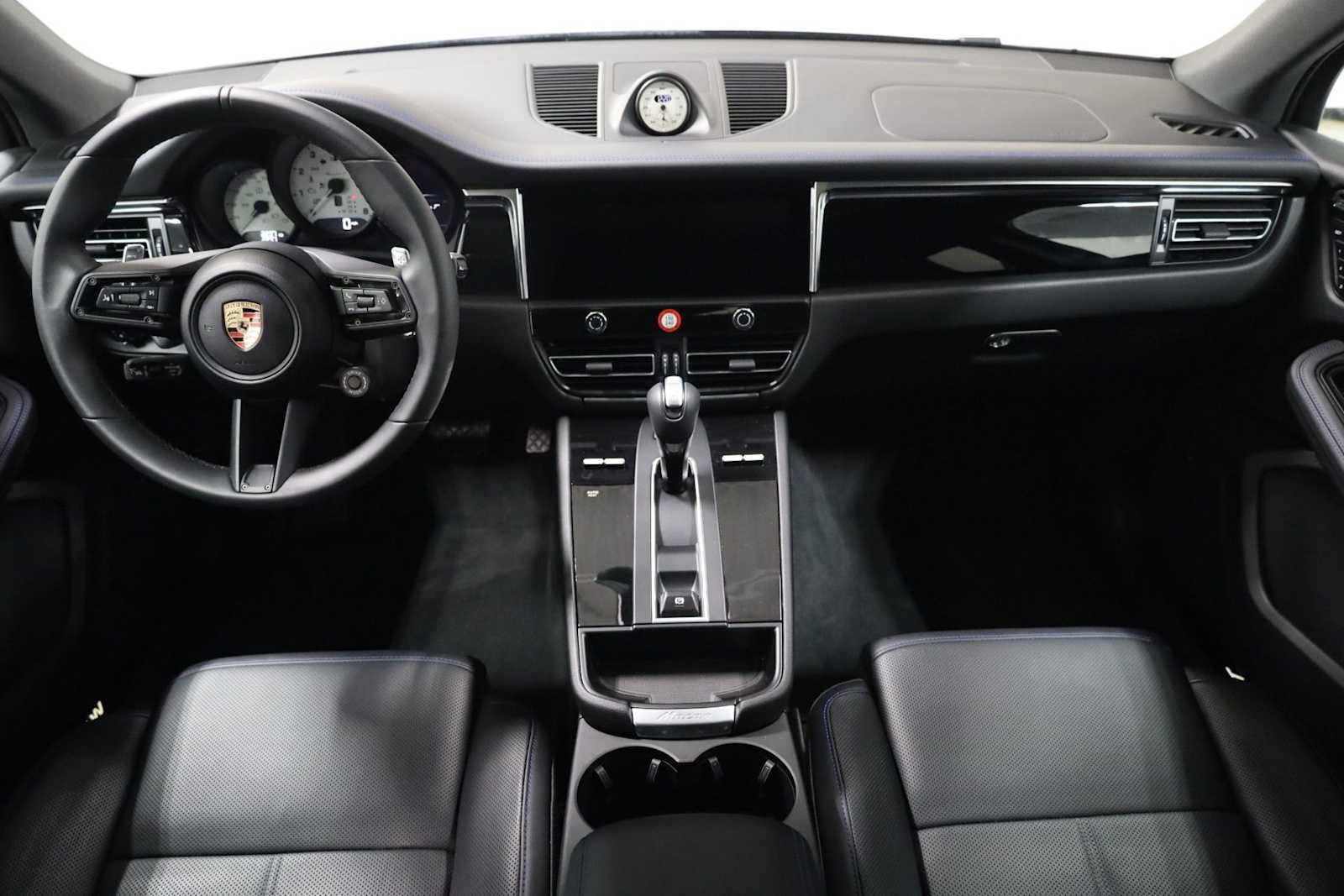 Thumbnail: 2025 Porsche Macan - 26