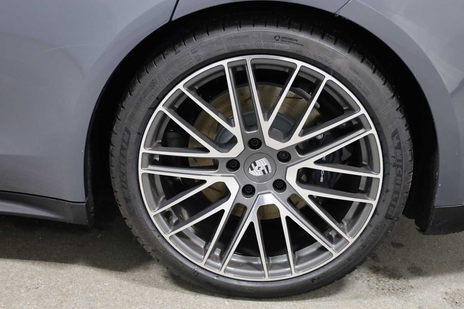 Thumbnail: 2026 Porsche Panamera - 38