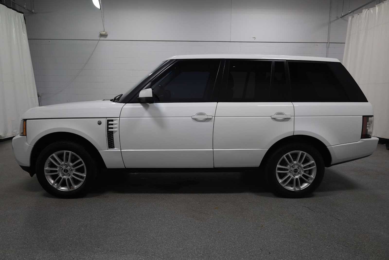 Thumbnail: 2012 Land Rover Range Rover - 2