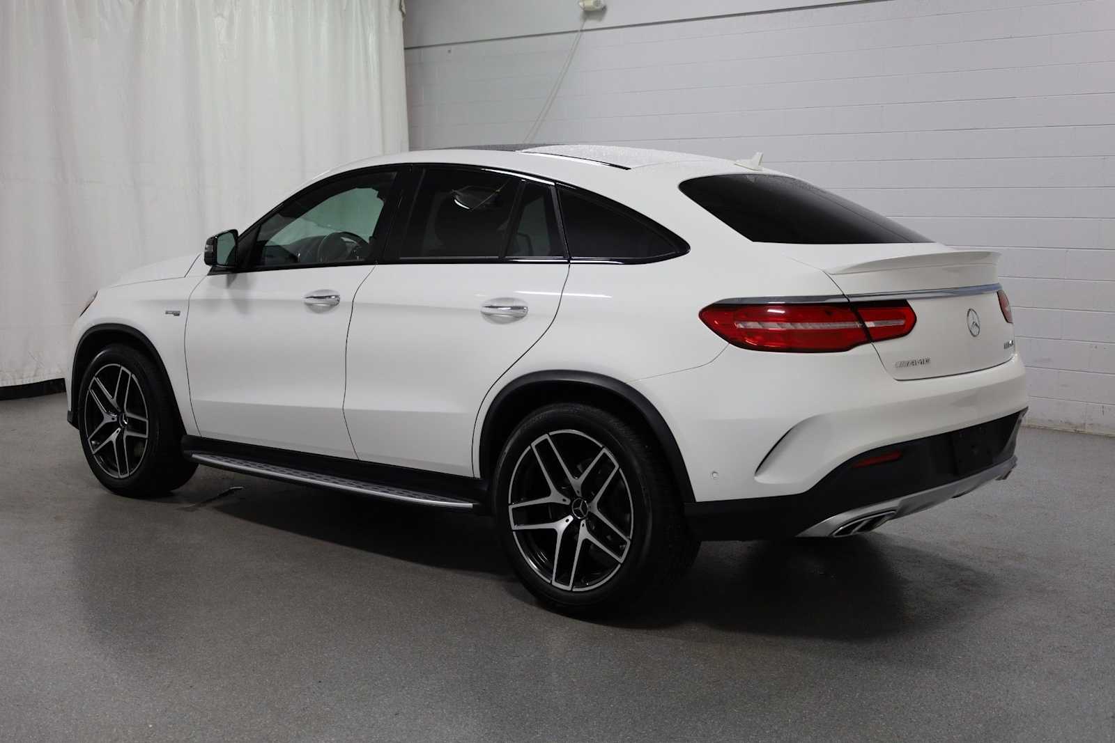 Thumbnail: 2017 Mercedes-Benz GLE - 3