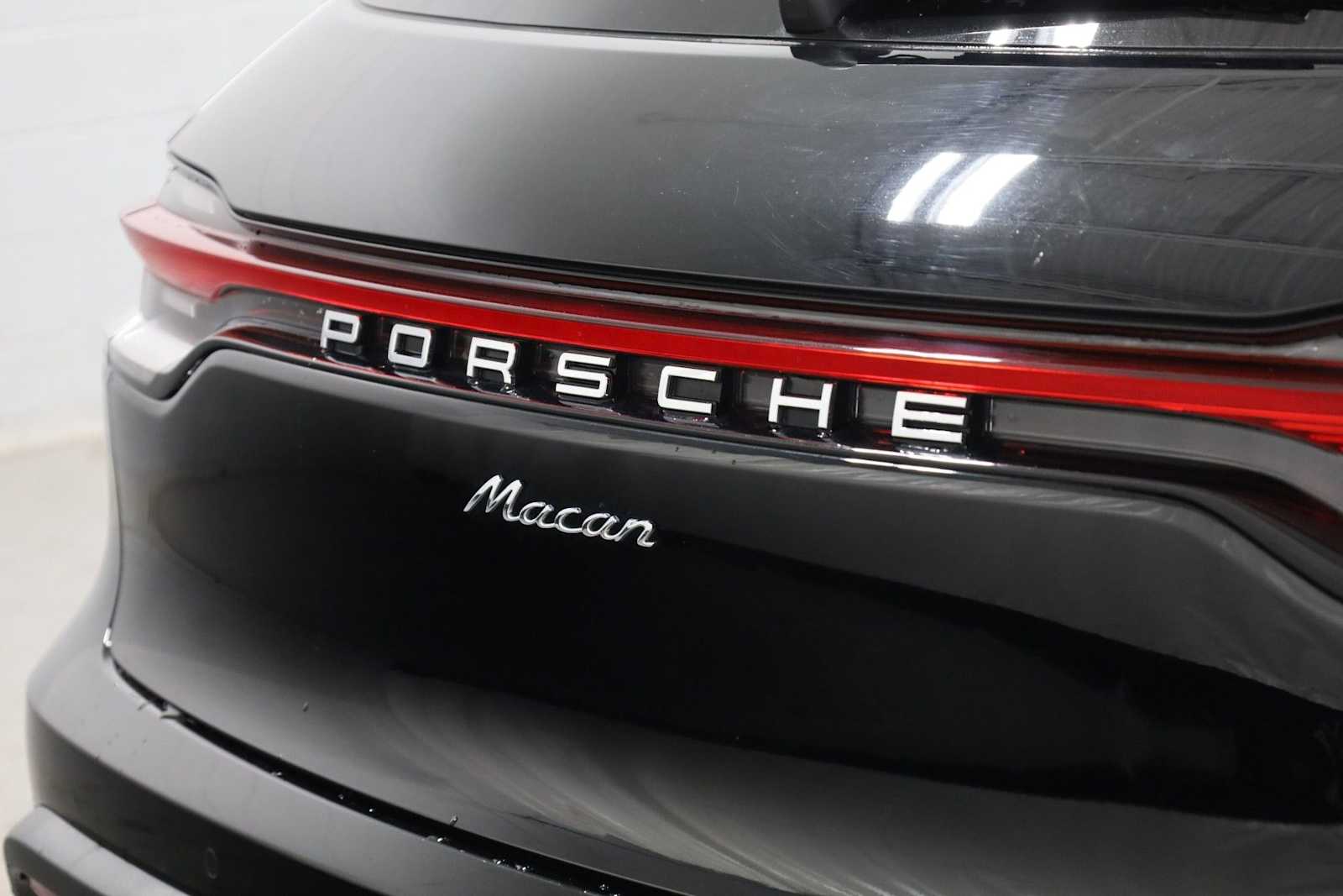 Thumbnail: 2025 Porsche Macan - 8