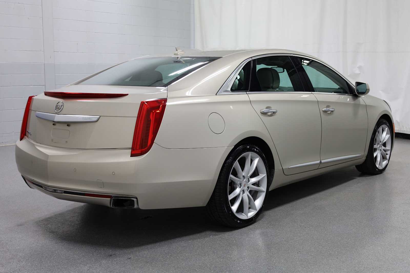 Thumbnail: 2013 Cadillac XTS - 9