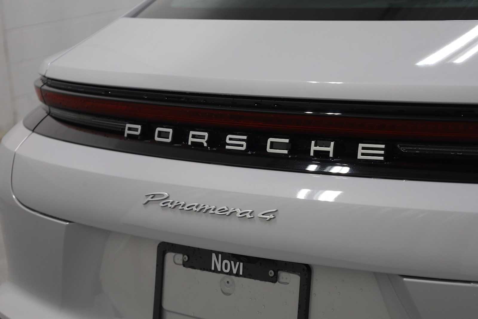 Thumbnail: 2025 Porsche Panamera - 8