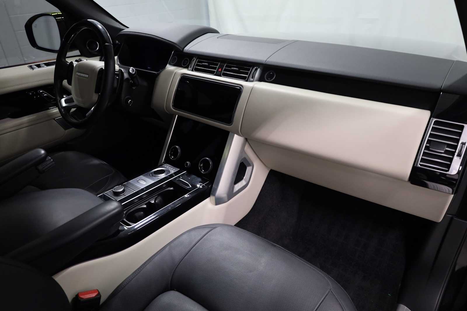 Thumbnail: 2021 Land Rover Range Rover - 6