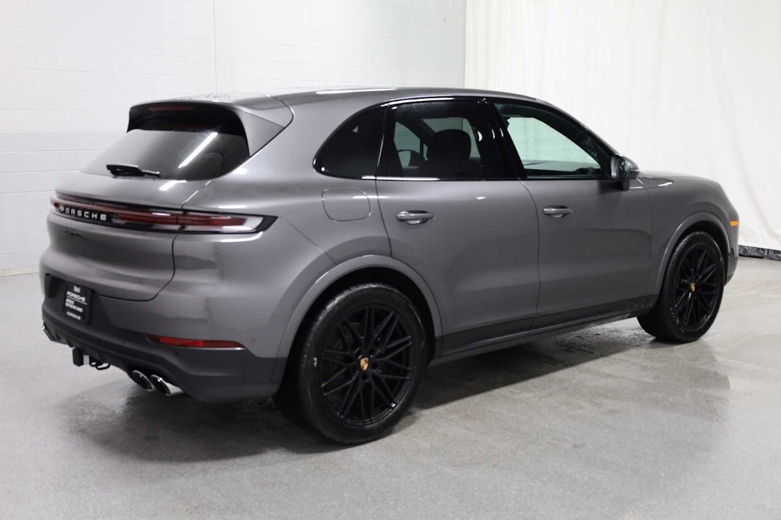 Thumbnail: 2025 Porsche Cayenne - 9