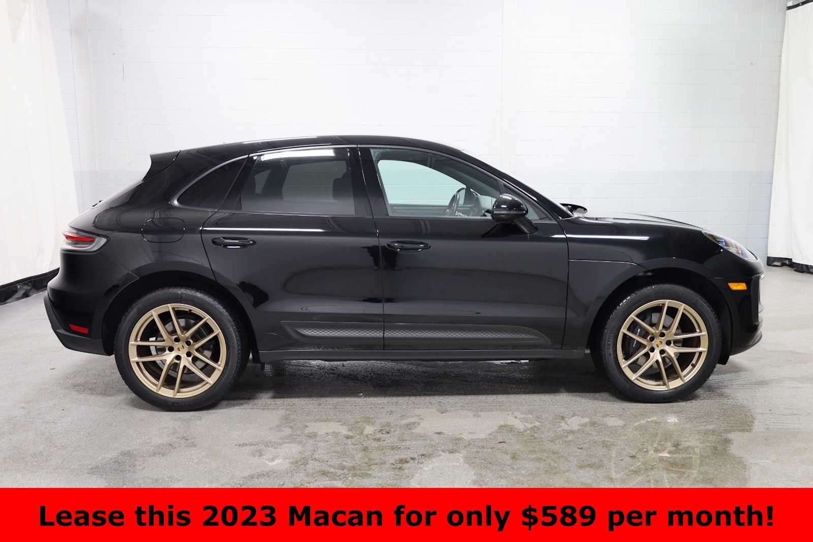 Thumbnail: 2023 Porsche Macan - 10
