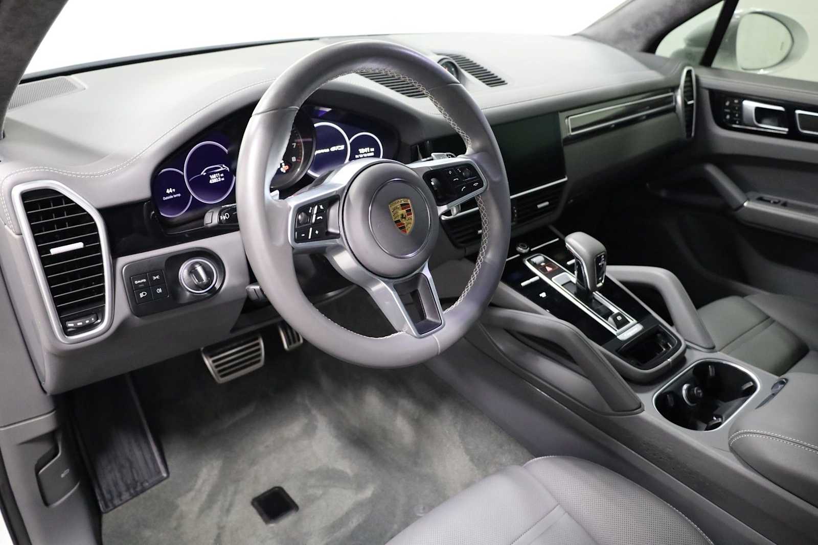 Thumbnail: 2023 Porsche Cayenne - 4