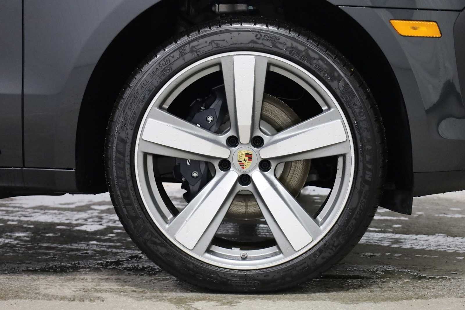 Thumbnail: 2026 Porsche Macan - 12