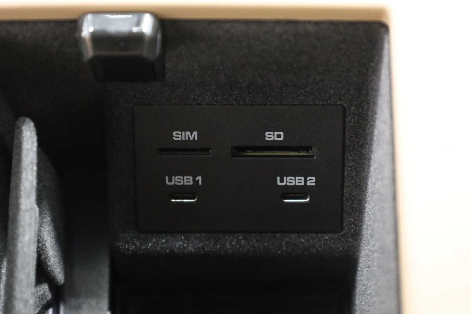 Thumbnail: 2026 Porsche Macan - 35