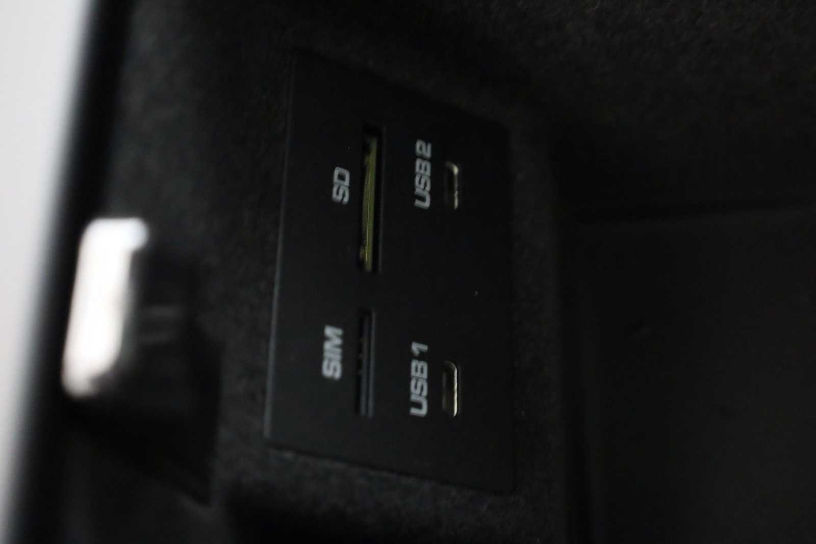 Thumbnail: 2026 Porsche Macan - 35