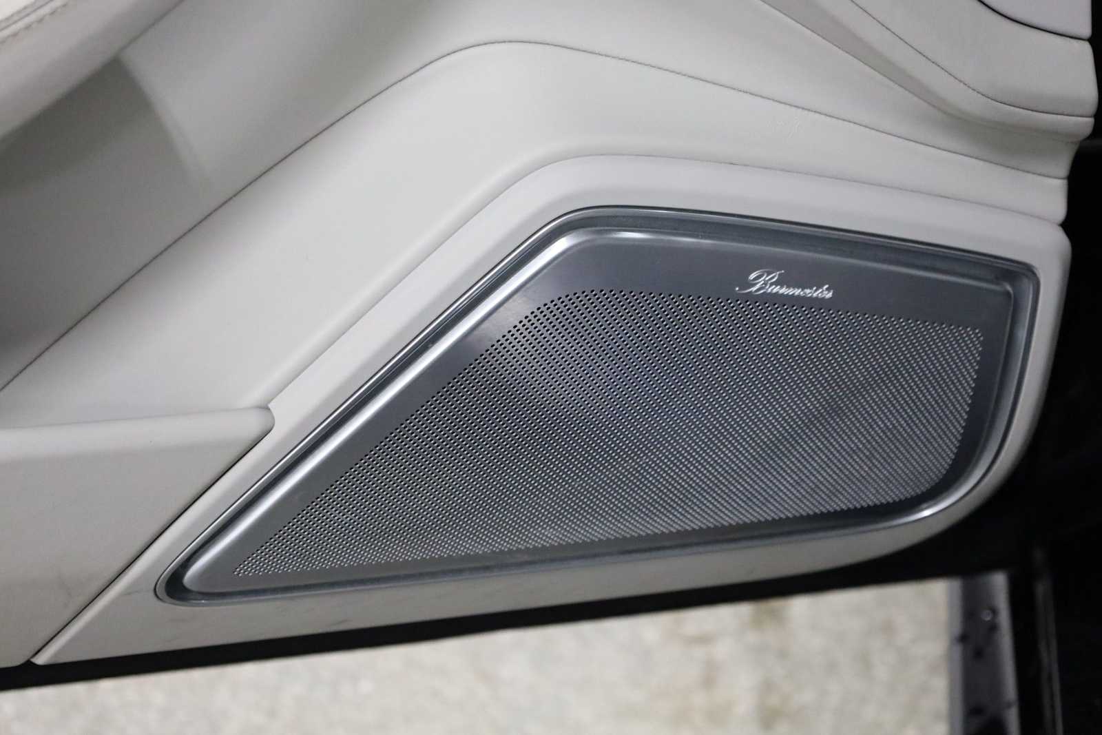 Thumbnail: 2017 Porsche Panamera - 17