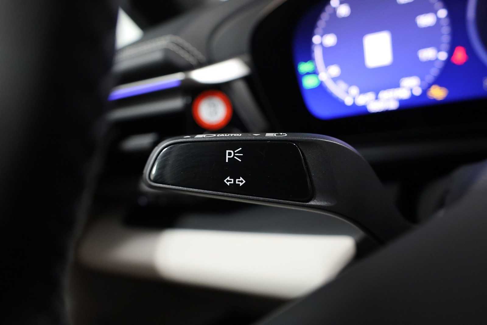 Thumbnail: 2025 Porsche Macan - 29