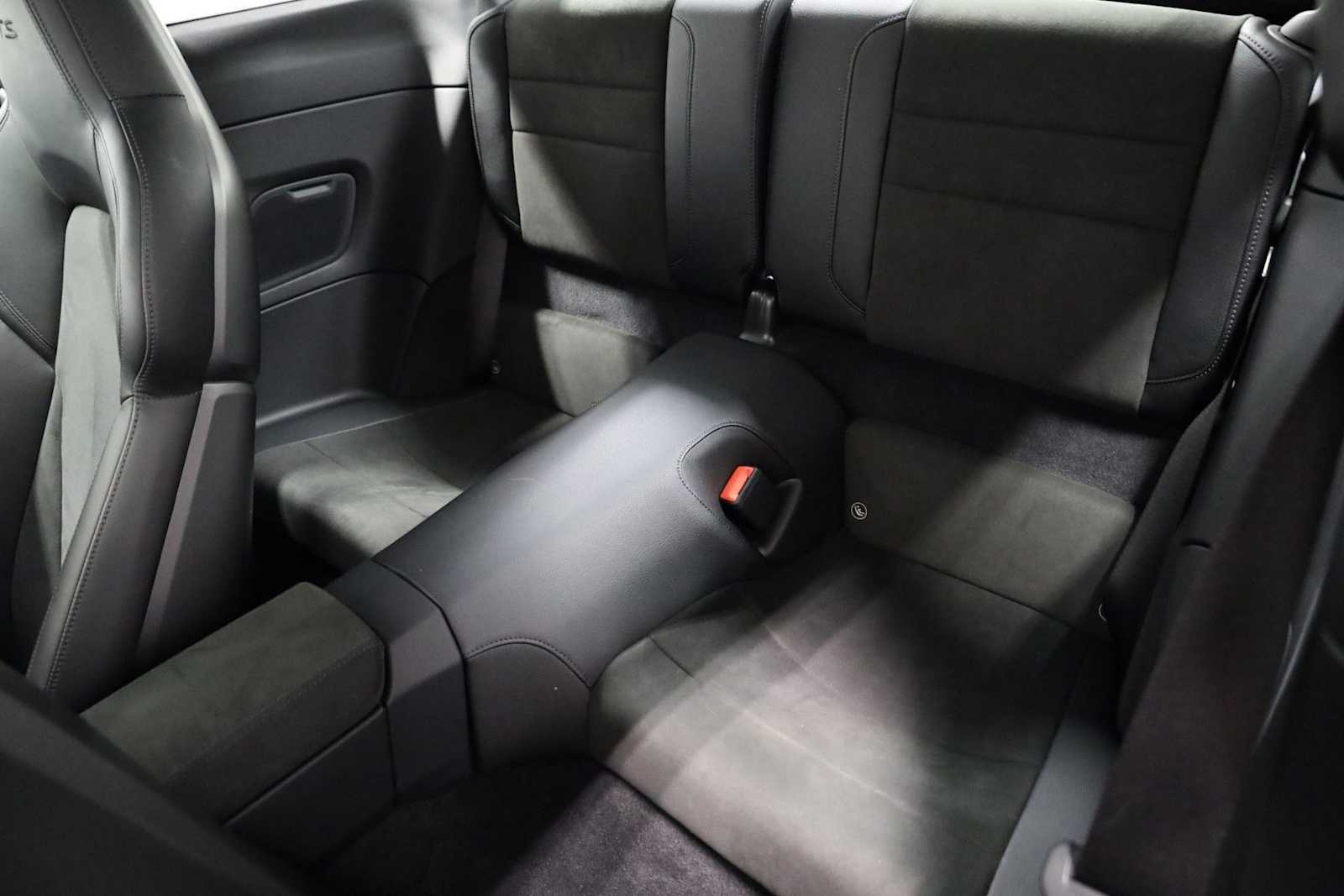 Thumbnail: 2022 Porsche 911 - 34