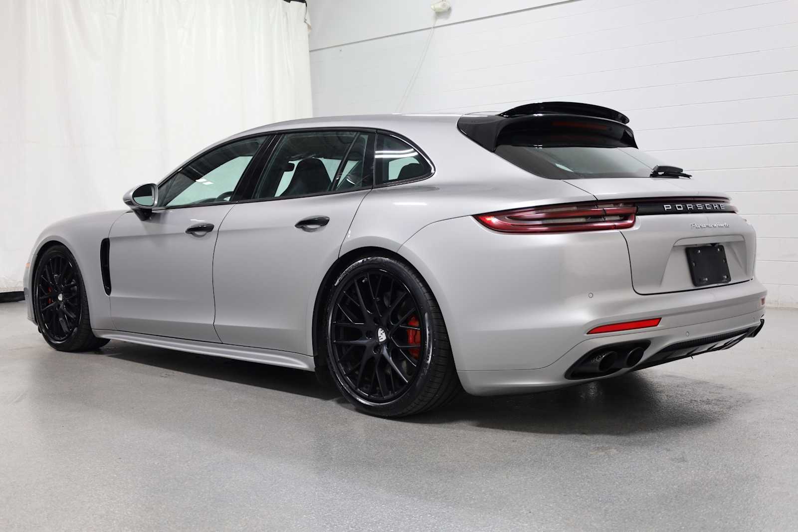 Thumbnail: 2018 Porsche Panamera - 3