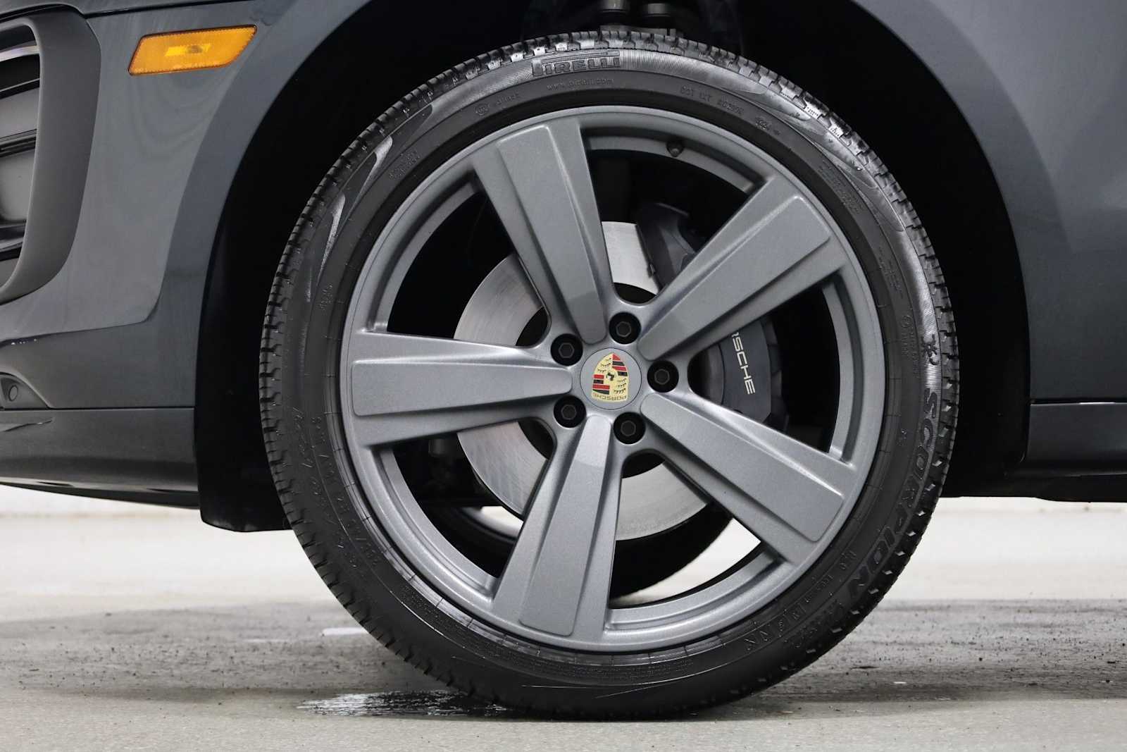 Thumbnail: 2024 Porsche Macan - 40