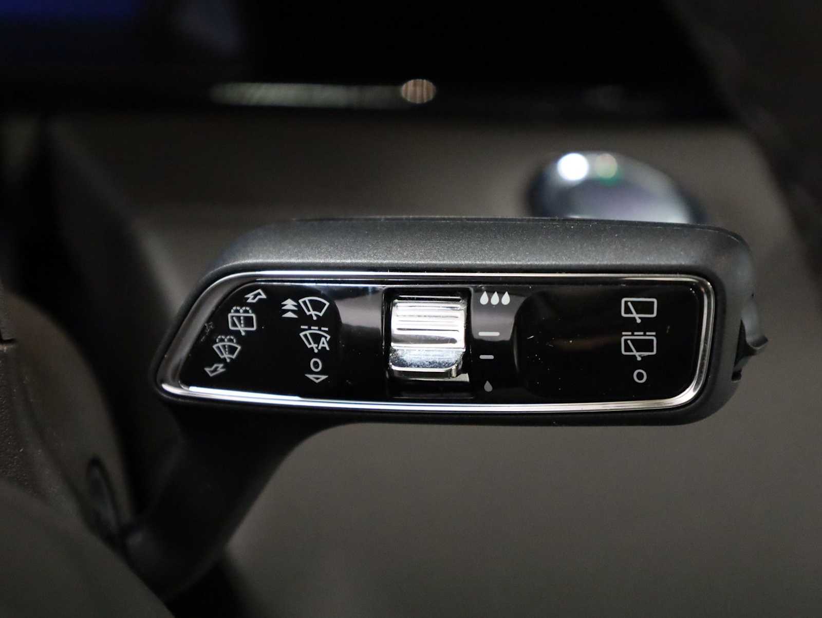 Thumbnail: 2023 Lincoln Navigator L - 28