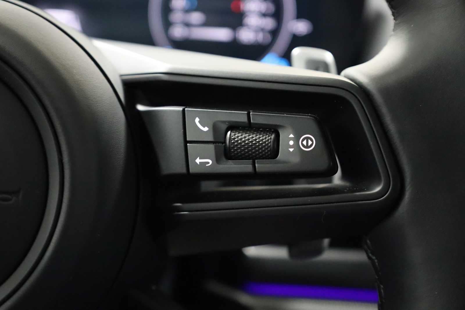 Thumbnail: 2025 Porsche Panamera - 26