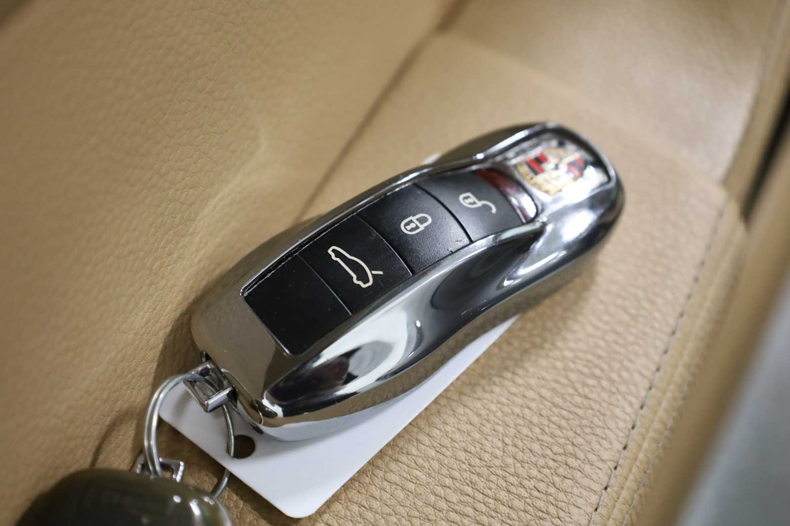 Thumbnail: 2014 Porsche Panamera - 41