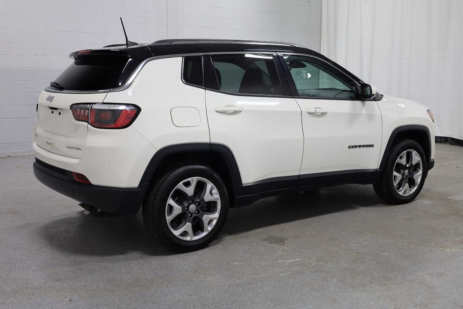 Thumbnail: 2019 Jeep Compass - 9