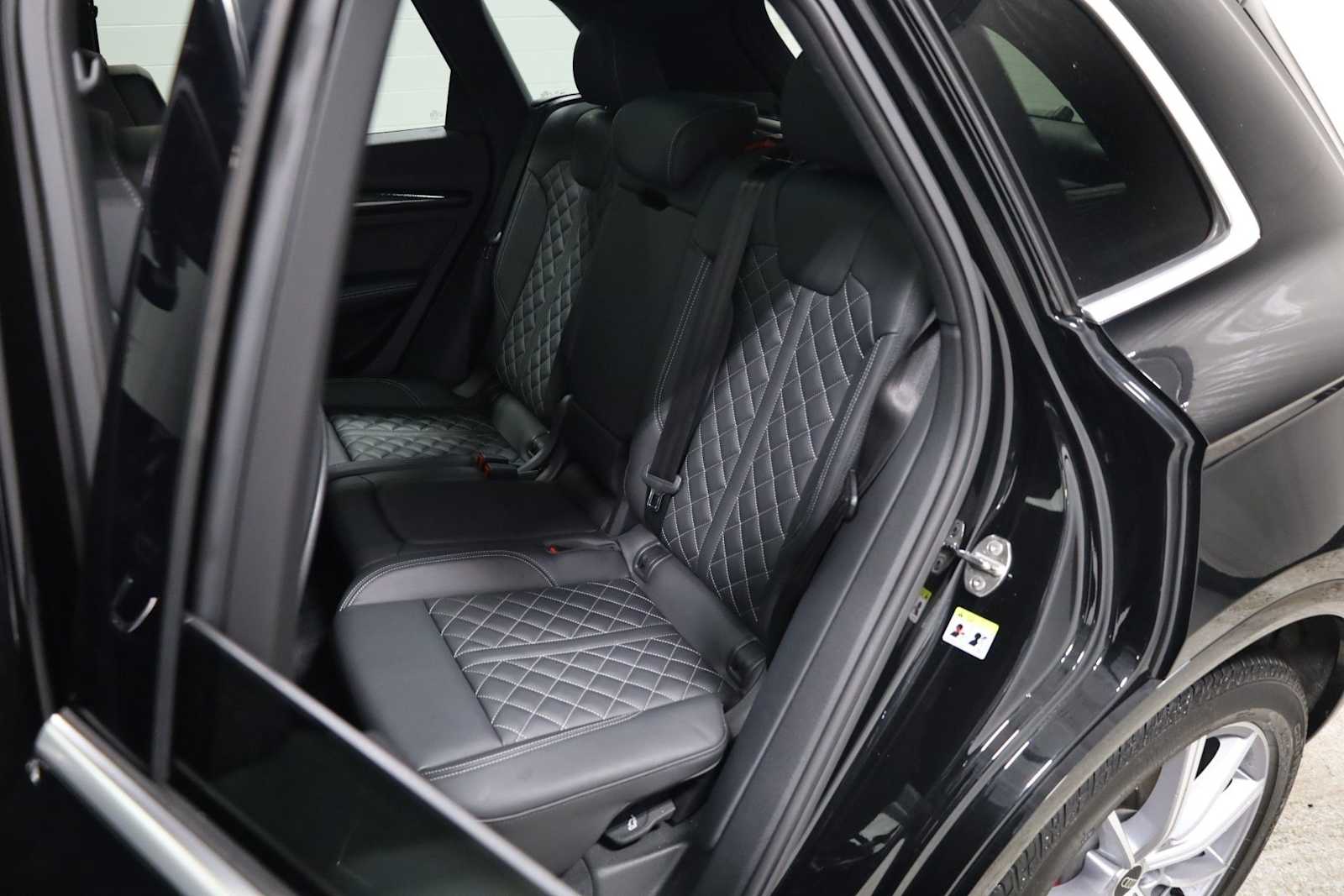 Thumbnail: 2024 Audi SQ5 - 33