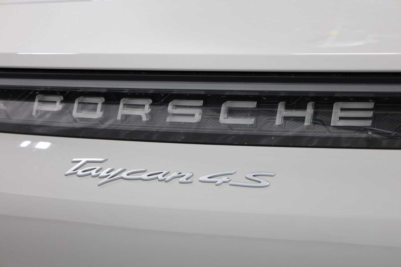 Thumbnail: 2025 Porsche Taycan - 10